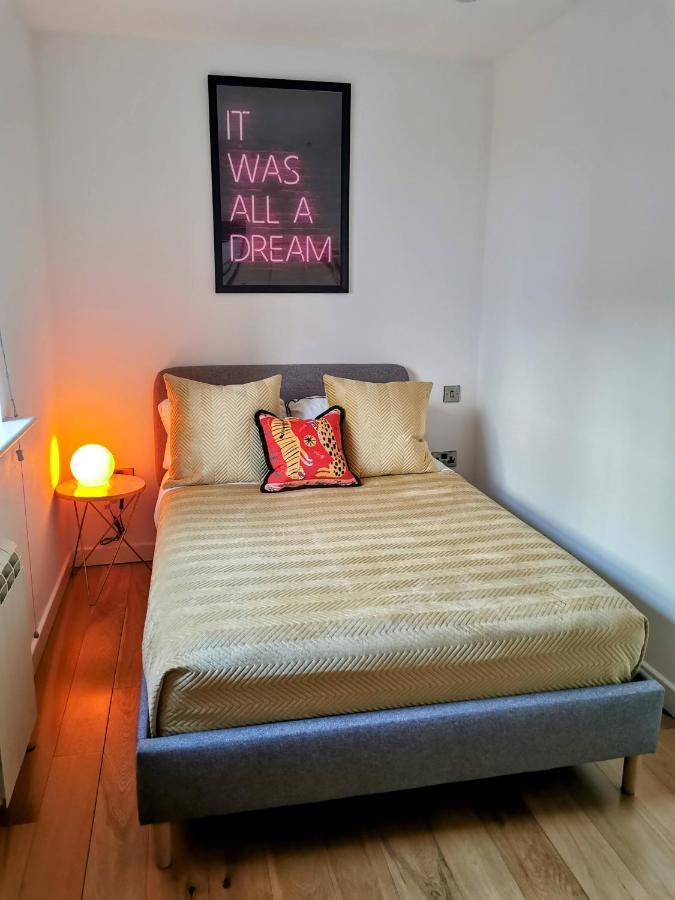 Hébergement de vacances Beautiful Townhouse W/ Parking For 2 Cars *